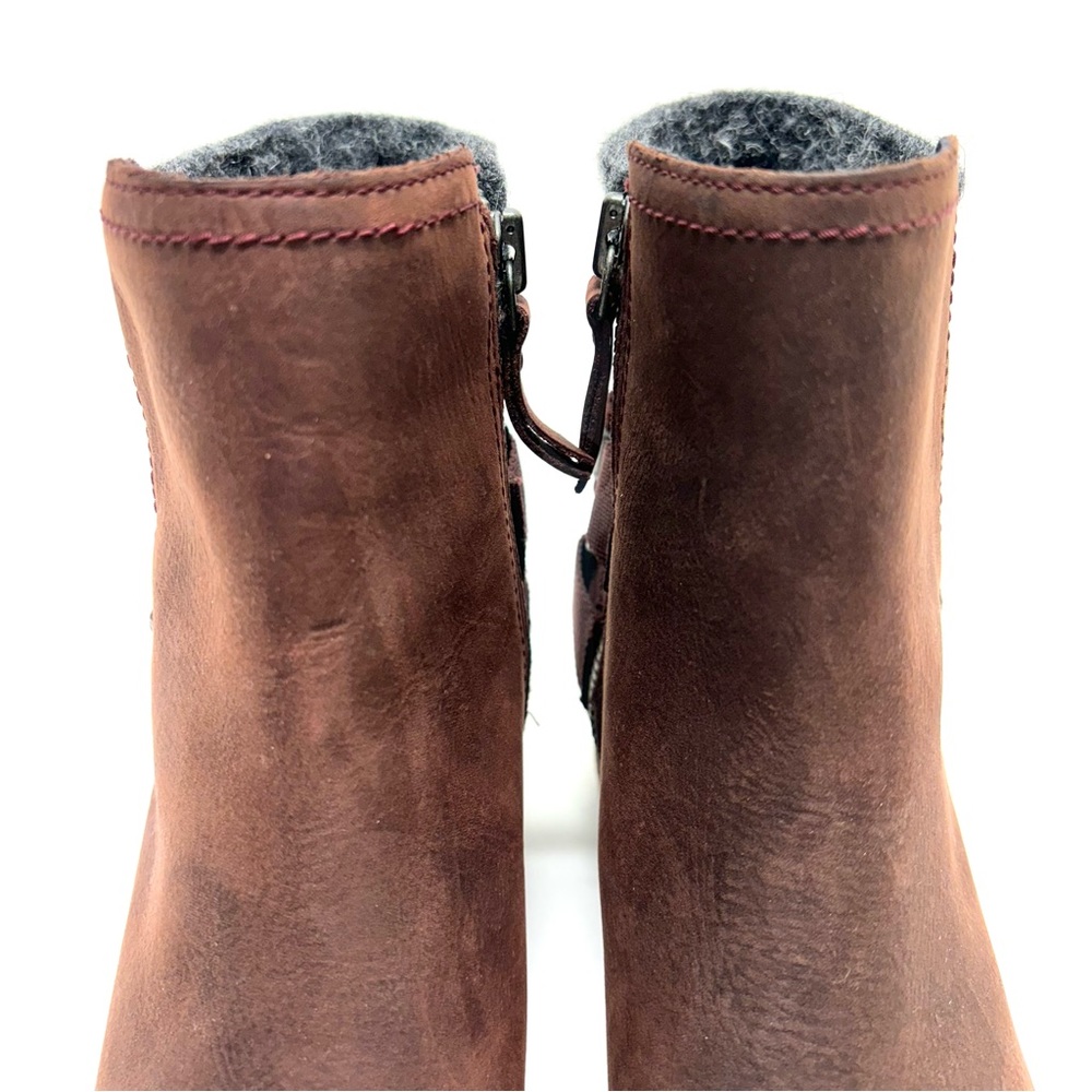 Sorel Brown Leather Ankle Boots with Metallic Accent & Felt Cuff - Picture 7 of 16